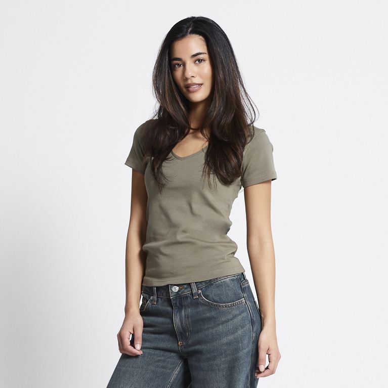 V-neck baby tee "Engla"